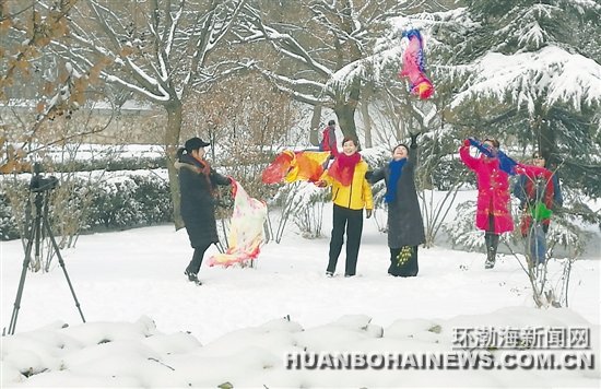 ��ɽ�ս���ѩ