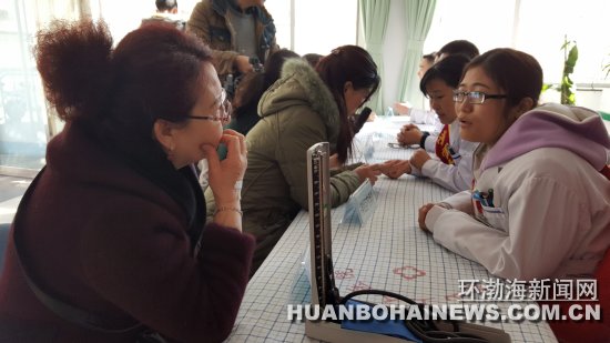 ��ɽ����ҽԺ��չѧ�׷�����־Ը����(ͼ��