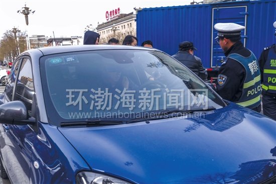 ��ɽ�����ϲ鿪���Ӵ��ֻ� 20����3����ʻ�˱����